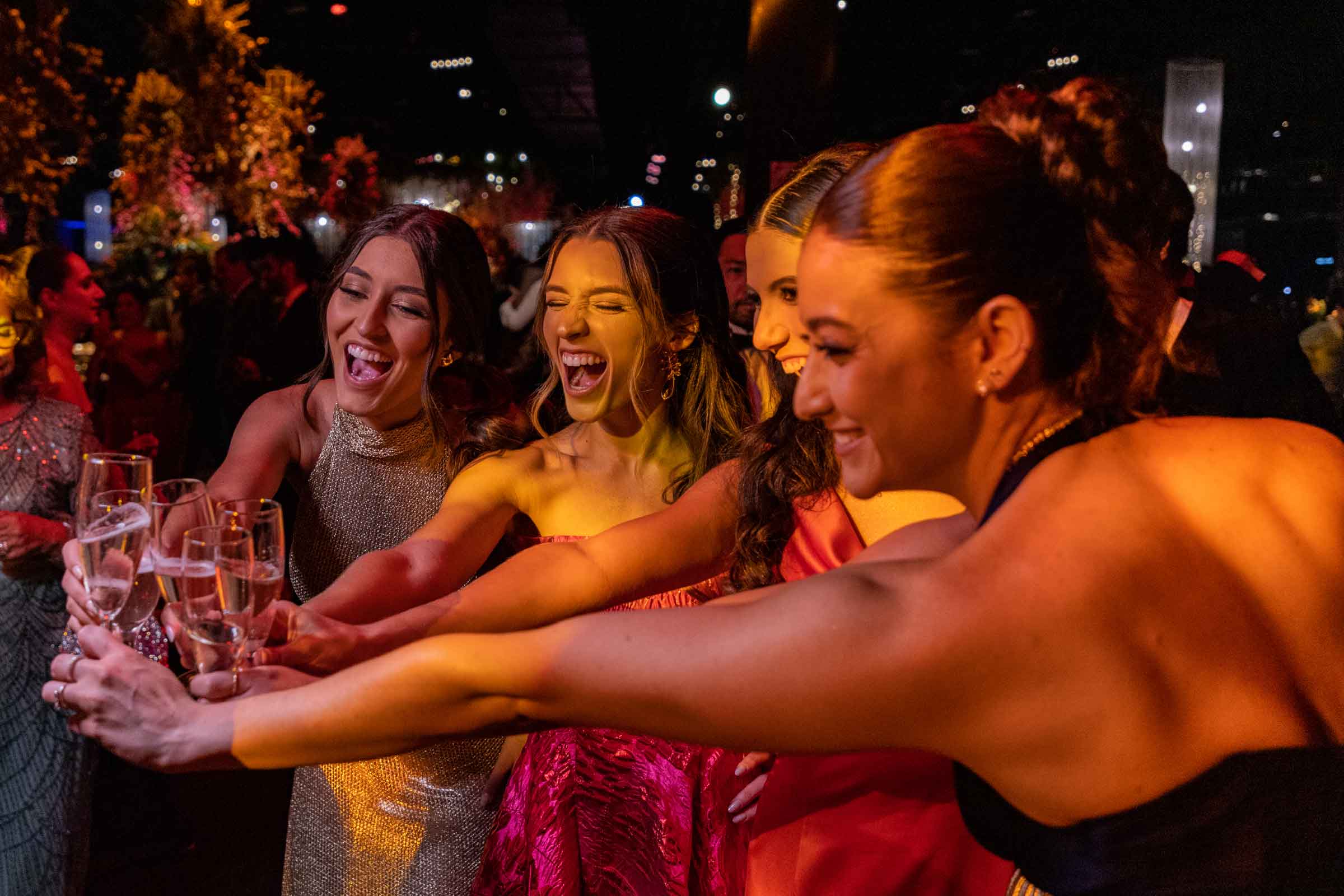 Momento de celebração em uma festa de formatura da TOP